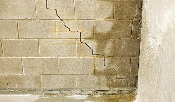 crack on foundation wall