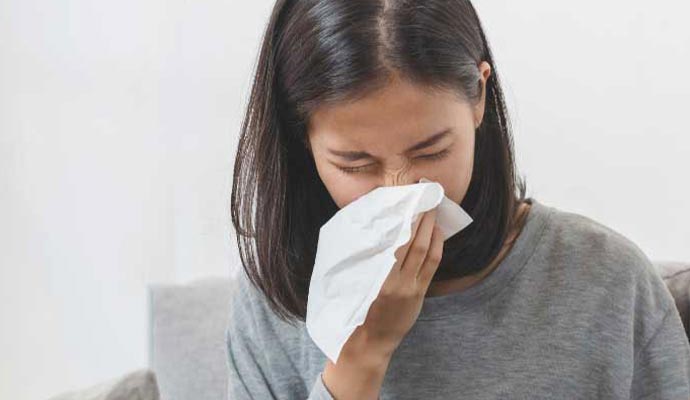 girl suffering for moisture issue